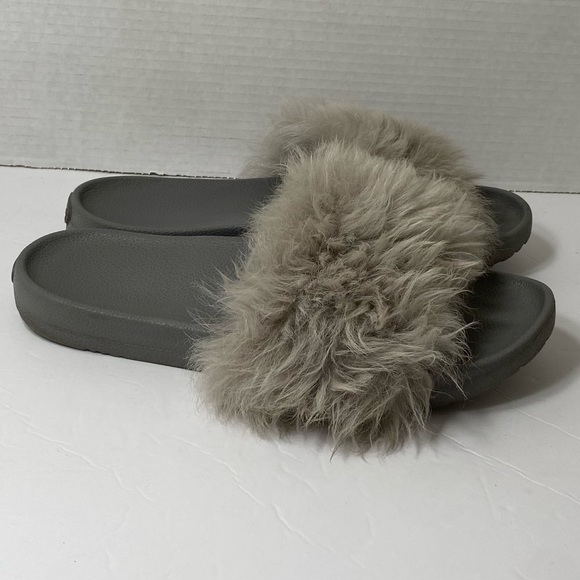 UGG Pre-Owned Women’s Royale Slide Sandals Faux Fur Size 10 “as is” - Picture 3 of 8